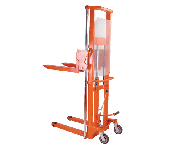 導(dǎo)軌立柱式液圧堆高車