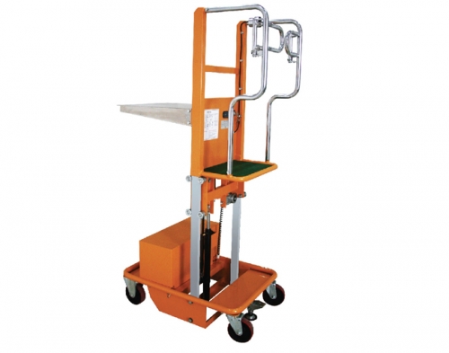 你們務(wù)必的液壓平臺車在這兒！